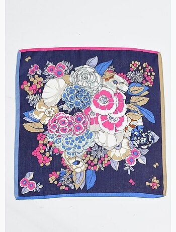 Pañuelo cuadrado con motivo floral de camelia - AFIBEL