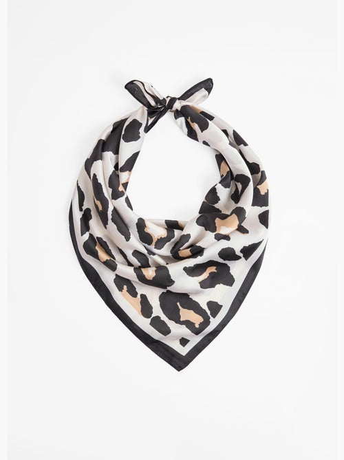 Pañuelo cuadrado de satén con estampado de leopardo grande - afibel - Kiabi Pañuelo cuadrado de satén con estampado de leopardo grande - afibel - Kiabi