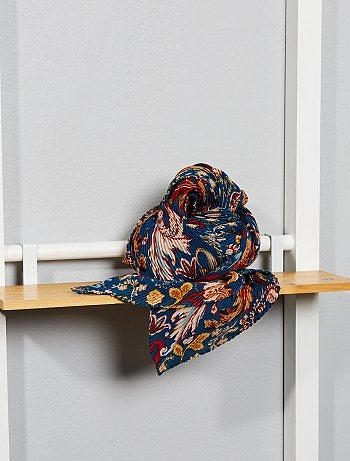 Pañuelo cuadrado plisado con flores - Kiabi