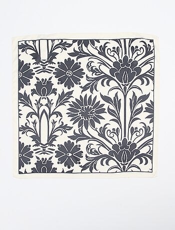 Pañuelo de satén fantasía (65x65 cm)