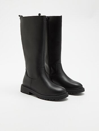 Par de botas altas de imitación