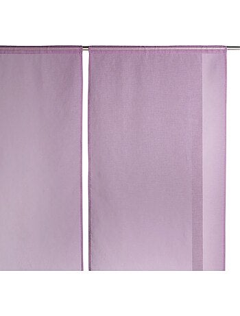 Par de cortinas bajas y puntiagudas