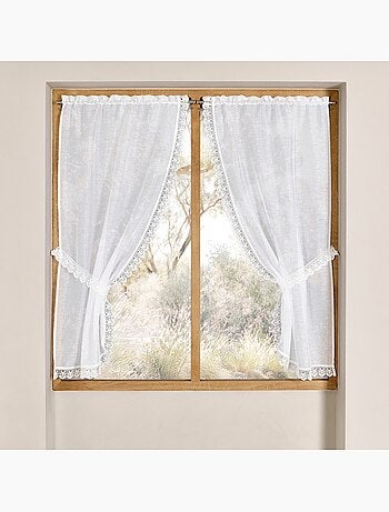 Par de cortinas «bonne femme» con acabado de macramé