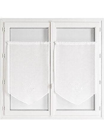 Par de cortinas bordadas