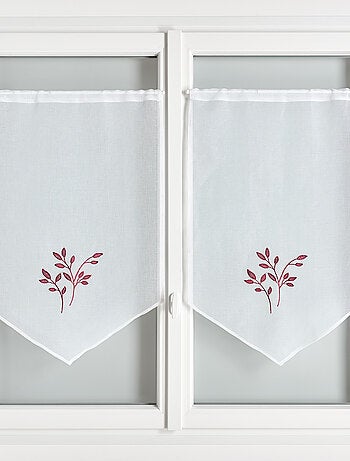 Par de cortinas bordadas