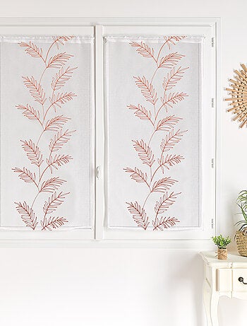 Cortinas con hojas bordadas