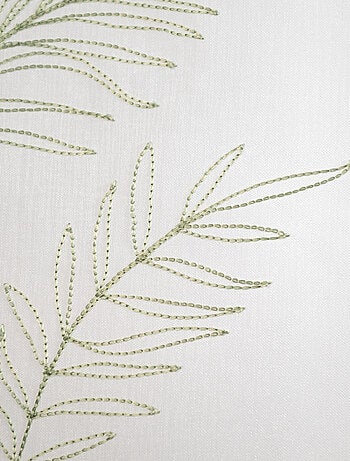 Cortinas con hojas bordadas