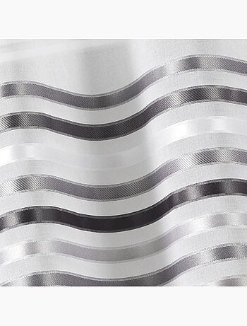 Par de cortinas de rayas horizontales