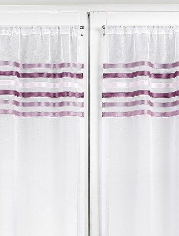 Par de cortinas de rayas horizontales