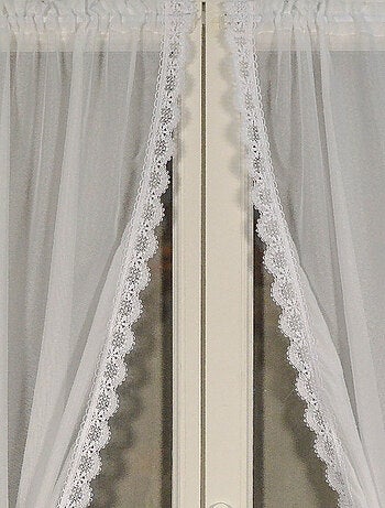 Par de cortinas de señora con ribete de macramé