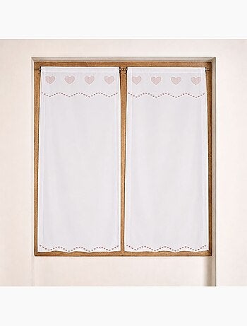 Par de cortinas ligeras bordadas con corazones