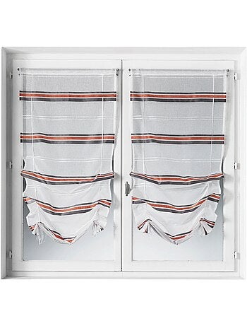 Par de cortinas ligeras con rajas horizontales para subir