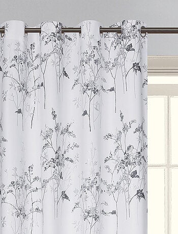 Par de cortinas opacas con ojales y estampado vegetal