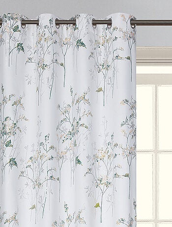Par de cortinas opacas con ojales y estampado vegetal