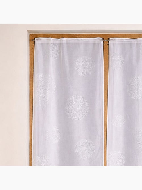 Par de cortinas pequeñas con motivo plateado - Kiabi Par de cortinas pequeñas con motivo plateado - Kiabi