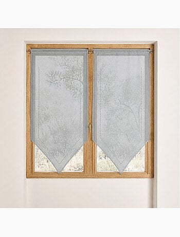 Par de cortinas pequeñas con puntilla calada y bordadas
