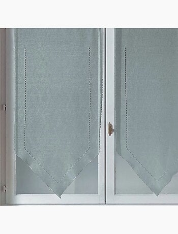 Par de cortinas pequeñas con puntilla calada y bordadas