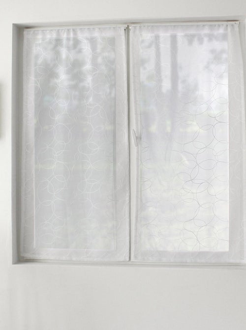 Par de pequeñas cortinas bordadas con esferas - Kiabi Par de pequeñas cortinas bordadas con esferas - Kiabi