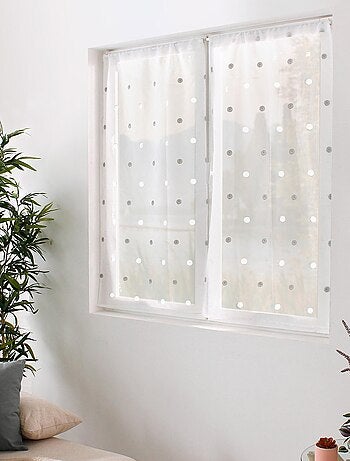 Par de pequeñas cortinas rectas con lunares de colores