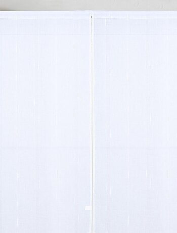Par de unidades acristaladas con rayas verticales brillantes