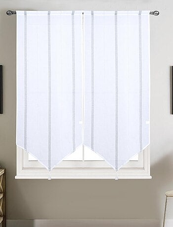 Par de unidades acristaladas con rayas verticales brillantes