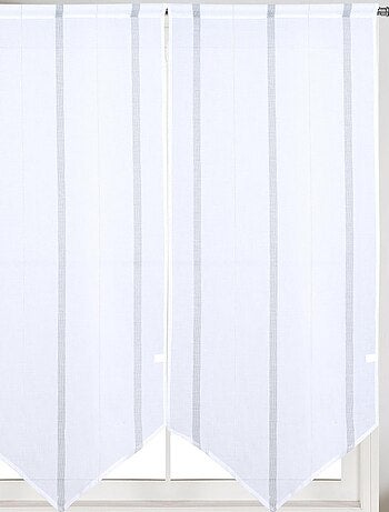 Par de unidades acristaladas con rayas verticales brillantes