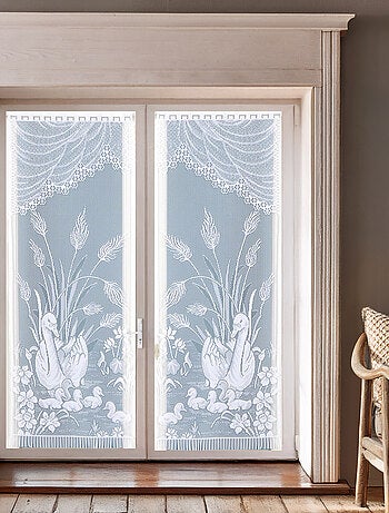 Par de visillos con flecos de encaje con cisnes