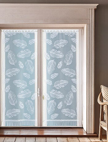 Par de visillos con flecos de encaje con motivo de plumas