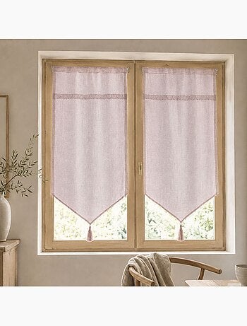 Par de visillos con ribete de macramé con corazones