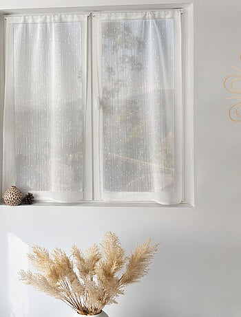 Par de visillos pequeños con plumeti y efecto lino