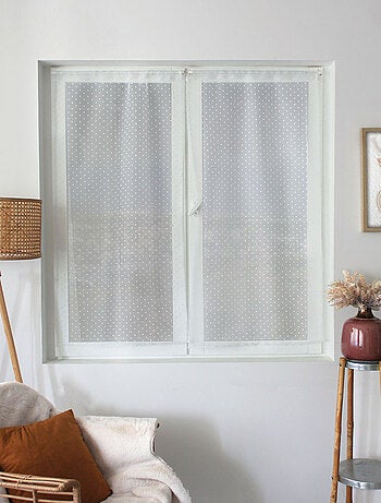 Par de visillos pequeños de organza con bordado plumeti