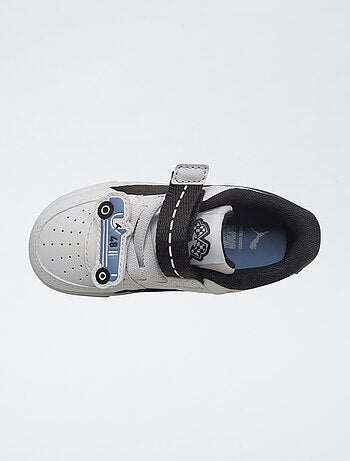 Par de zapatillas 'Puma' con parche de 'coche'
