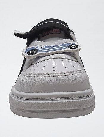 Par de zapatillas 'Puma' con parche de 'coche'
