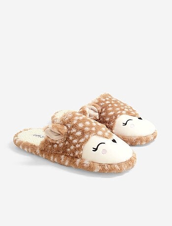 Par de zapatillas tipo mule con animaciones de 'cervatillo'
