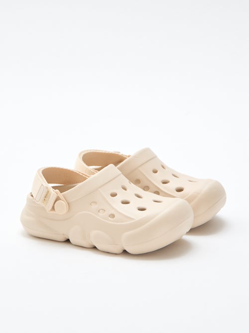 Par de zuecos de playa cerrados lisos - Kiabi