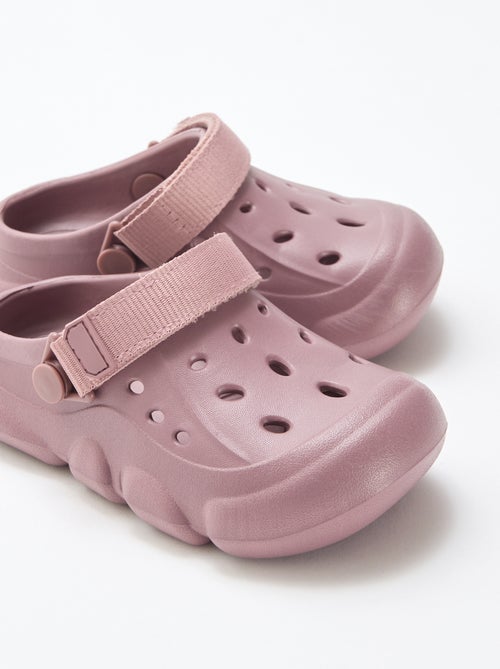 Par de zuecos de playa cerrados lisos - Kiabi