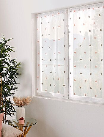 Par pequeños visillos rectos efecto sablé bordado lunares