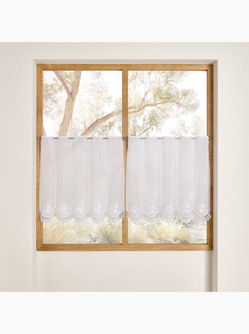 Parabrisas bordado con motivo floral y acabado en macramé - Kiabi Parabrisas bordado con motivo floral y acabado en macramé - Kiabi