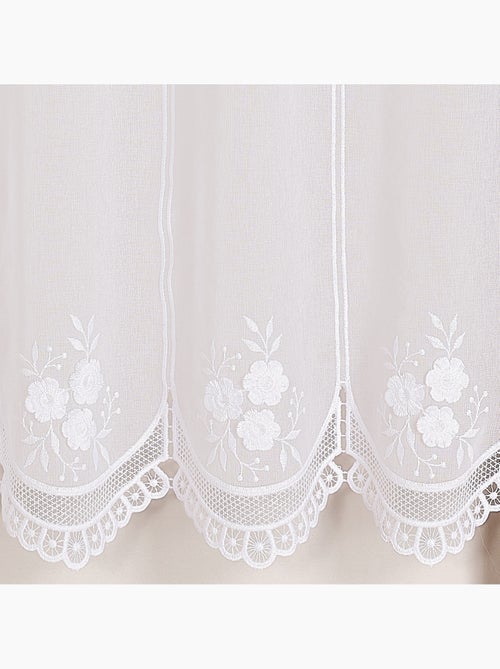 Parabrisas bordado con motivo floral y acabado en macramé - Kiabi Parabrisas bordado con motivo floral y acabado en macramé - Kiabi