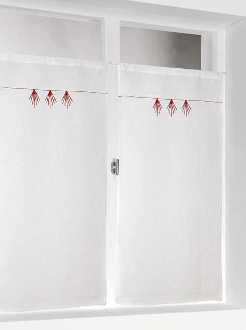 Pareja de cortinas pequeñas con estilo geométrico - Kiabi Pareja de cortinas pequeñas con estilo geométrico - Kiabi