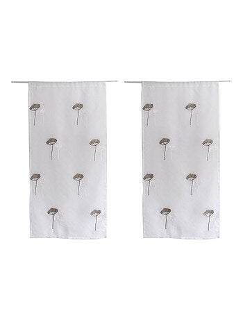 Pareja de visillos bordados con flores