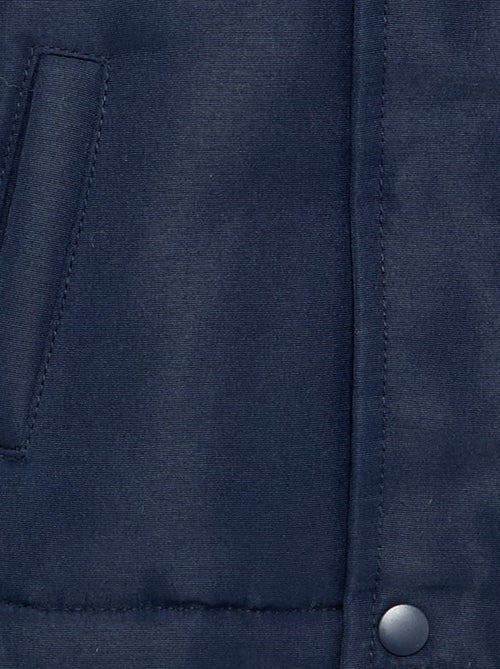 Parka con capucha e interior de borreguito - Kiabi Parka con capucha e interior de borreguito - Kiabi