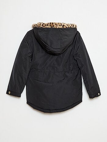 Parka con capucha forrada en pelo sintético