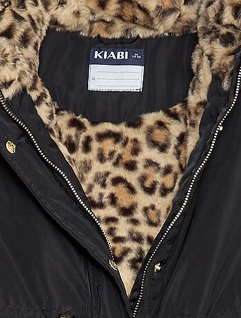 Parka con capucha forrada en pelo sintético