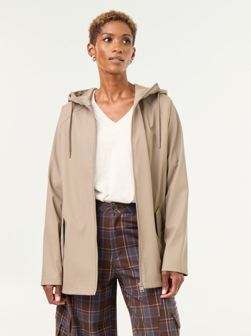 Parka con capucha repelente al agua - Kiabi Parka con capucha repelente al agua - Kiabi