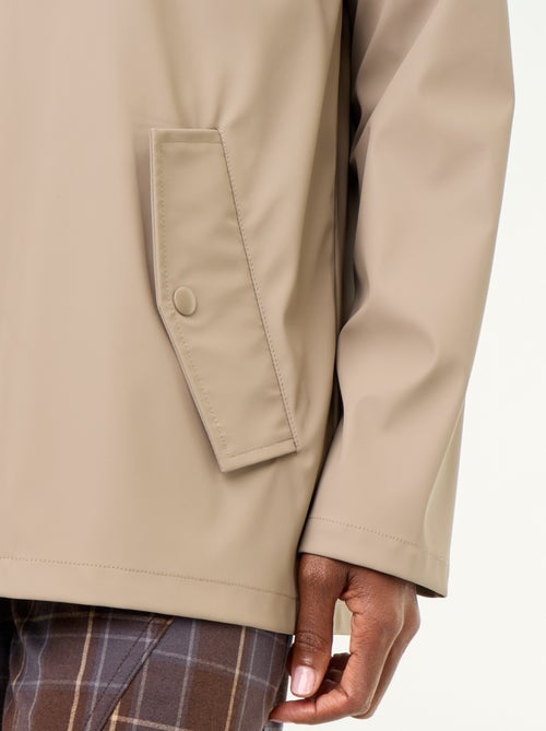 Parka con capucha repelente al agua - Kiabi Parka con capucha repelente al agua - Kiabi