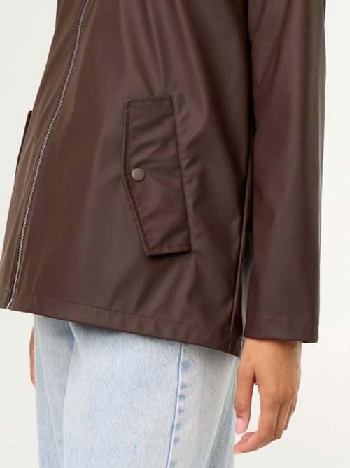 Parka con capucha repelente al agua - Kiabi Parka con capucha repelente al agua - Kiabi