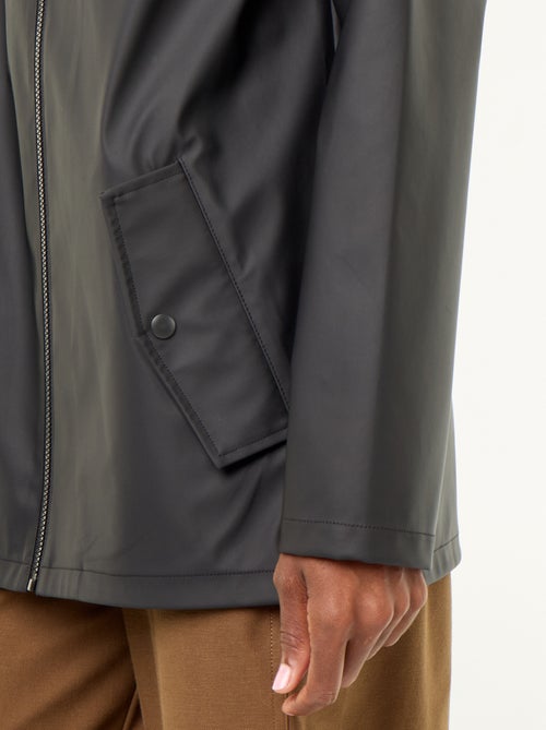 Parka con capucha repelente al agua - Kiabi Parka con capucha repelente al agua - Kiabi