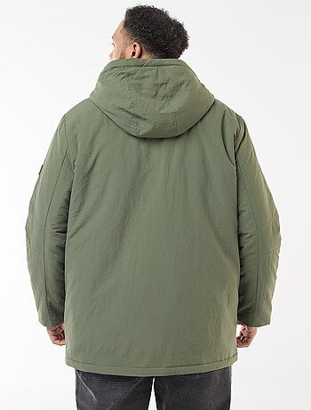 Parka con capucha y bolsillos de parche con doble entrada y forro polar