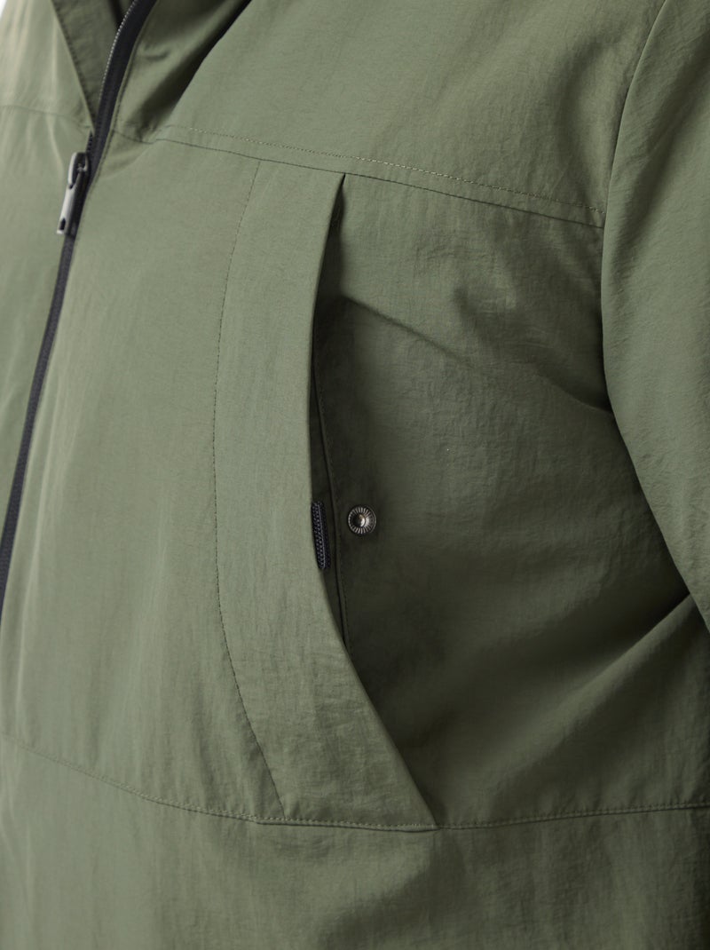 Parka con capucha y bolsillos de parche con doble entrada y forro polar Verde - Kiabi